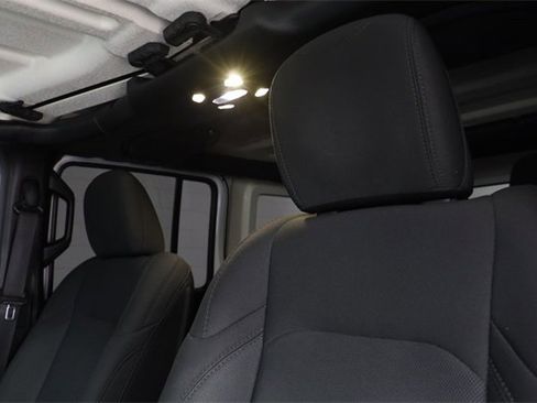 Used 2019 Jeep Wrangler Unlimited Sport S image 14