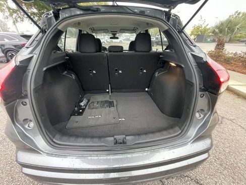 Used 2025 Nissan Kicks Play S image 10