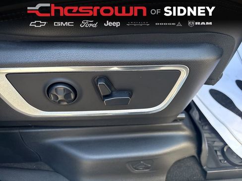 Used 2019 RAM 1500 Laramie AWD/4WD image 32