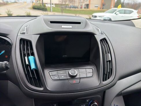 Used 2017 Ford Escape SE w/ Equipment Group 201A image 28