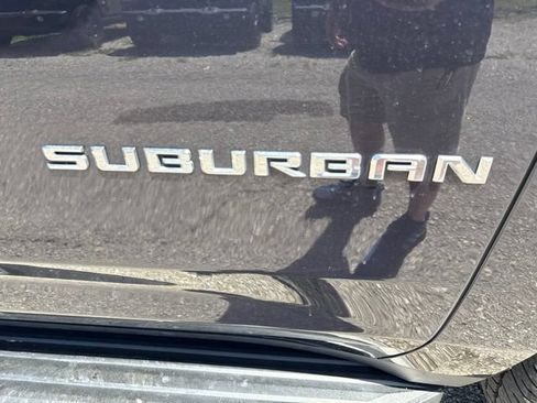 Used 2022 Chevrolet Suburban Premier AWD/4WD image 13