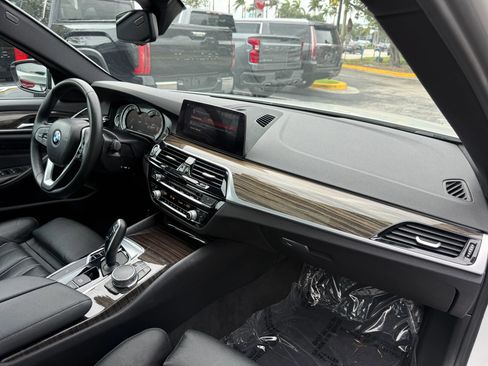 Used 2019 BMW 530i w/ Convenience Package RWD image 25