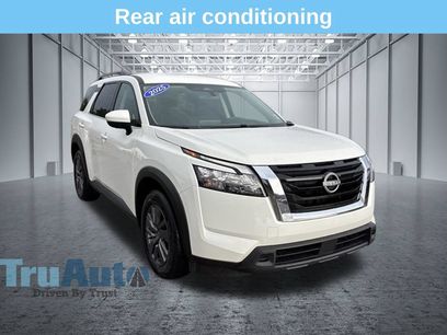Used 2025 Nissan Pathfinder SV