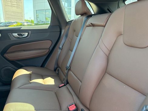 Certified 2024 Volvo XC60 T8 Plus w/ Protection Package Premier AWD/4WD image 30