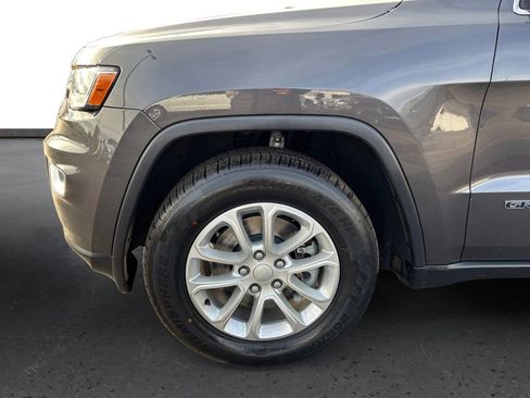 Used 2021 Jeep Grand Cherokee Laredo image 13