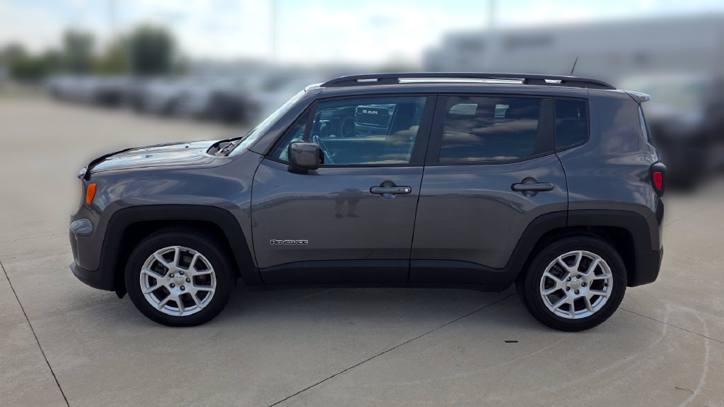 Used 2020 Jeep Renegade Latitude w/ Cold Weather Group FWD image 2