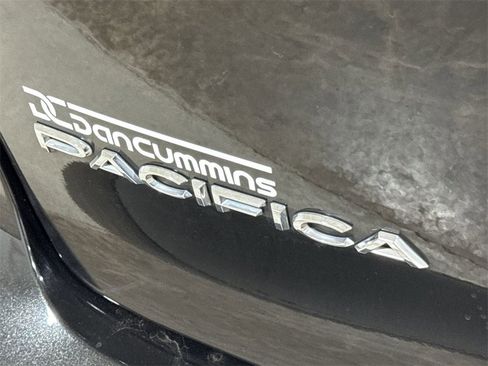 Used 2019 Chrysler Pacifica Touring-L Plus w/ Advanced Safetytec Group image 27