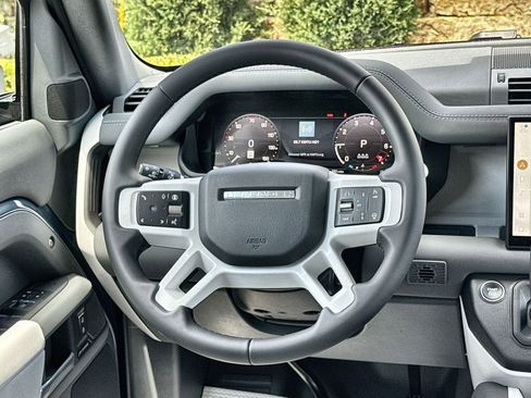 Used 2025 Land Rover Defender 110 S AWD/4WD image 21