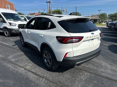 New 2025 Ford Escape ST-Line w/ Tech Pack #1 image 9