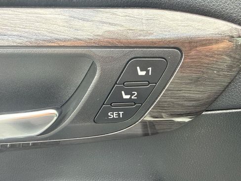 Used 2022 Toyota Highlander Platinum AWD/4WD image 11