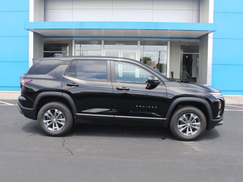 New 2026 Chevrolet Equinox LT w/ Safety and Technology Package AWD/4WD image 3
