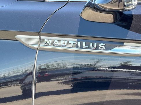 Certified 2022 Lincoln Nautilus Reserve AWD/4WD image 10