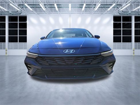 Used 2024 Hyundai Elantra SEL w/ Convenience Package image 8