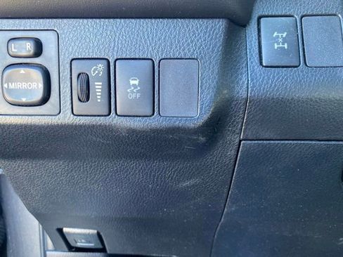 Used 2013 Toyota RAV4 XLE AWD/4WD image 17