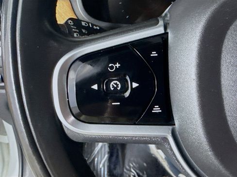 Used 2018 Volvo S90 T6 Inscription w/ Luxury Package image 14