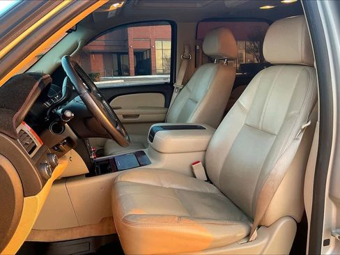 Used 2008 Chevrolet Tahoe LTZ w/ LTZ Preferred Equipment Group image 11