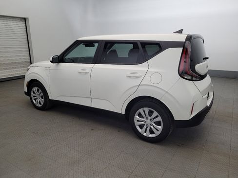 Used 2025 Kia Soul LX image 3