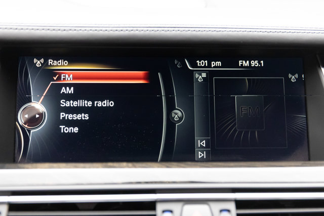 Used 2014 BMW 750i RWD image 94