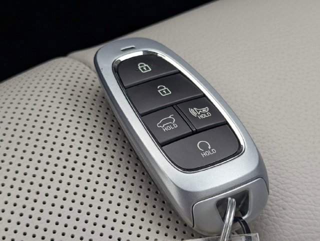 Used 2025 Hyundai Palisade Limited FWD image 33