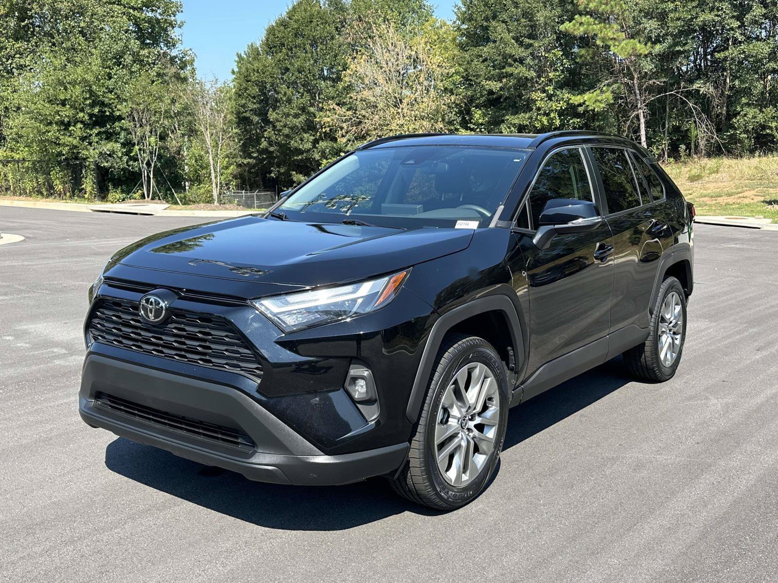 Used 2023 Toyota RAV4 XLE Premium FWD image 3