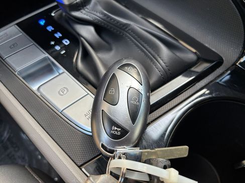 Used 2025 Hyundai Elantra SEL FWD image 24
