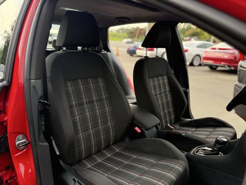 Used 2012 Volkswagen GTI 4-Door FWD image 20