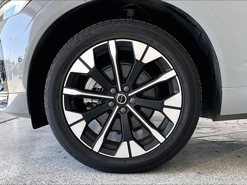 New 2026 Volvo XC60 B5 Plus w/ Protection Package Premier AWD/4WD image 27