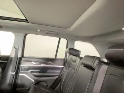 Used 2024 Jeep Grand Cherokee Limited 4xe w/ Luxury Tech Group II AWD/4WD image 18