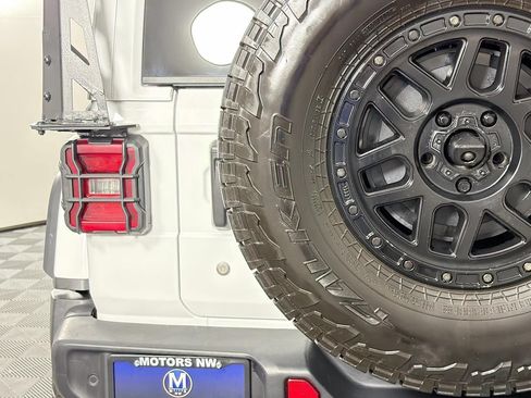 Used 2020 Jeep Wrangler Unlimited Rubicon w/ Uconnect 4C Nav & Sound Group AWD/4WD image 23