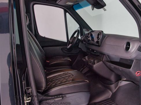 Used 2022 Mercedes-Benz Sprinter 3500 image 16
