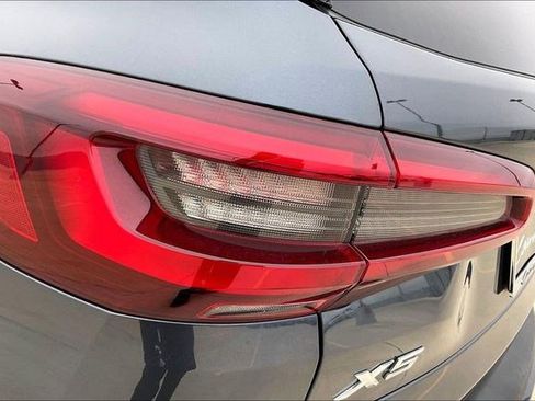 Used 2022 BMW X5 xDrive40i w/ Luxury Seating Package image 35