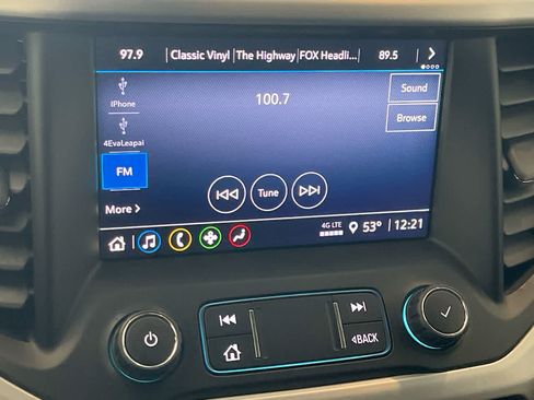 Used 2020 GMC Acadia SLT AWD/4WD image 16