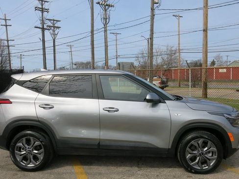 Used 2024 Kia Seltos LX AWD/4WD image 5