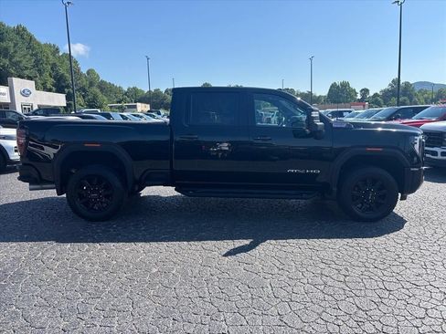 Used 2025 GMC Sierra 2500 AT4 w/ Technology Package AWD/4WD image 9