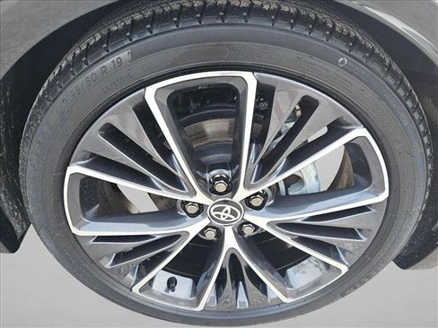 Used 2024 Toyota Prius Limited FWD image 22