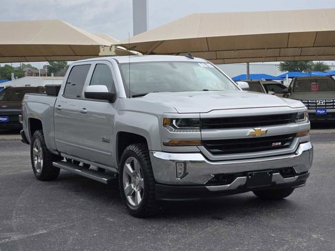 Used 2018 Chevrolet Silverado 1500 LT w/ Texas Edition image 3