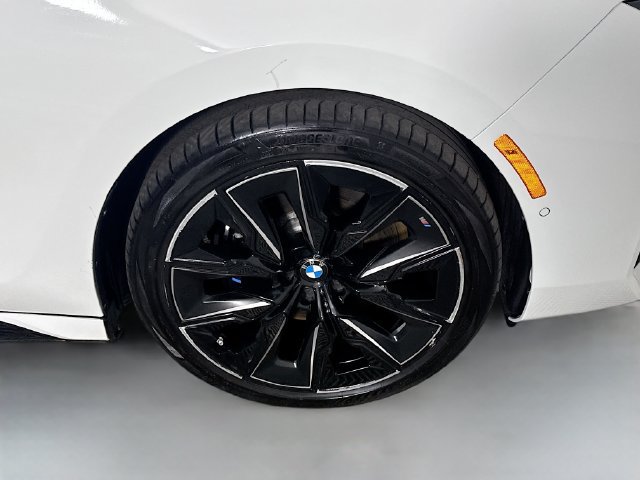 Used 2025 BMW i7 eDrive50 w/ M Sport Package RWD image 31