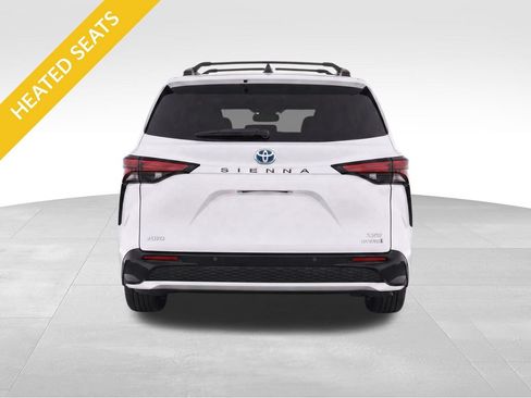 Used 2021 Toyota Sienna XSE w/ XSE Plus Package AWD/4WD image 6