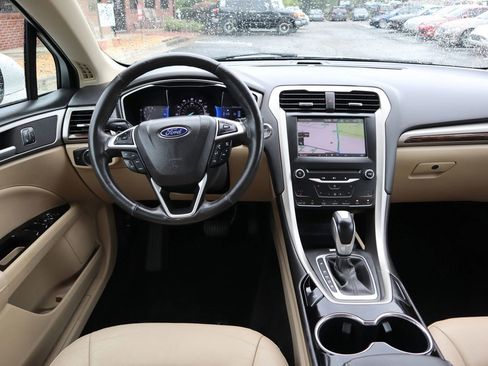 Used 2014 Ford Fusion SE w/ Equipment Group 202A FWD image 20