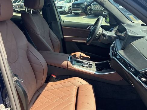 Used 2025 BMW X5 xDrive40i w/ M Sport Package AWD/4WD image 10