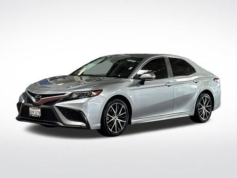 Used 2022 Toyota Camry SE FWD image 9
