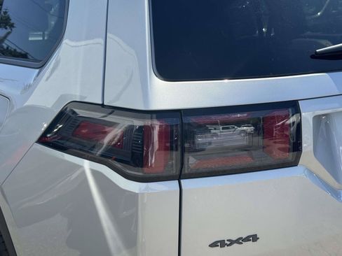 Used 2026 Jeep Cherokee Limited AWD/4WD image 11