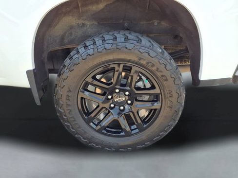 Used 2024 Chevrolet Silverado 1500 LT Trail Boss w/ Convenience Package II AWD/4WD image 22