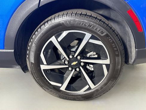 Used 2025 Chevrolet Equinox EV LT image 34