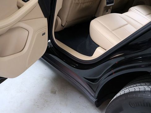 Used 2021 Porsche Macan image 28