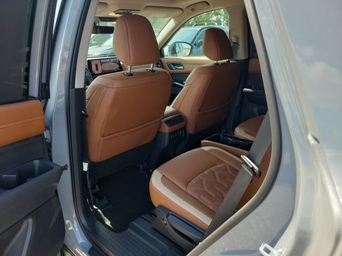 Certified 2026 Nissan Pathfinder Platinum FWD image 10