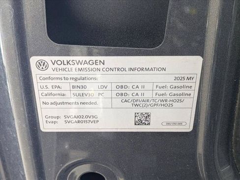 Used 2025 Volkswagen Tiguan SE FWD image 22