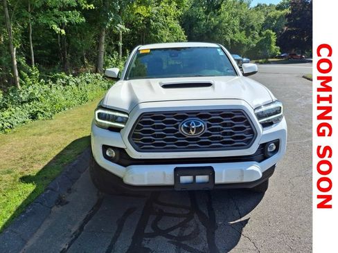 Used 2023 Toyota Tacoma TRD Sport AWD/4WD image 3