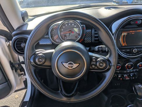 Used 2017 MINI Cooper S image 18