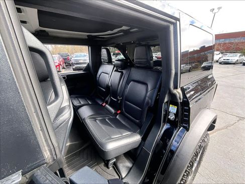 Used 2025 Ford Bronco Badlands image 14